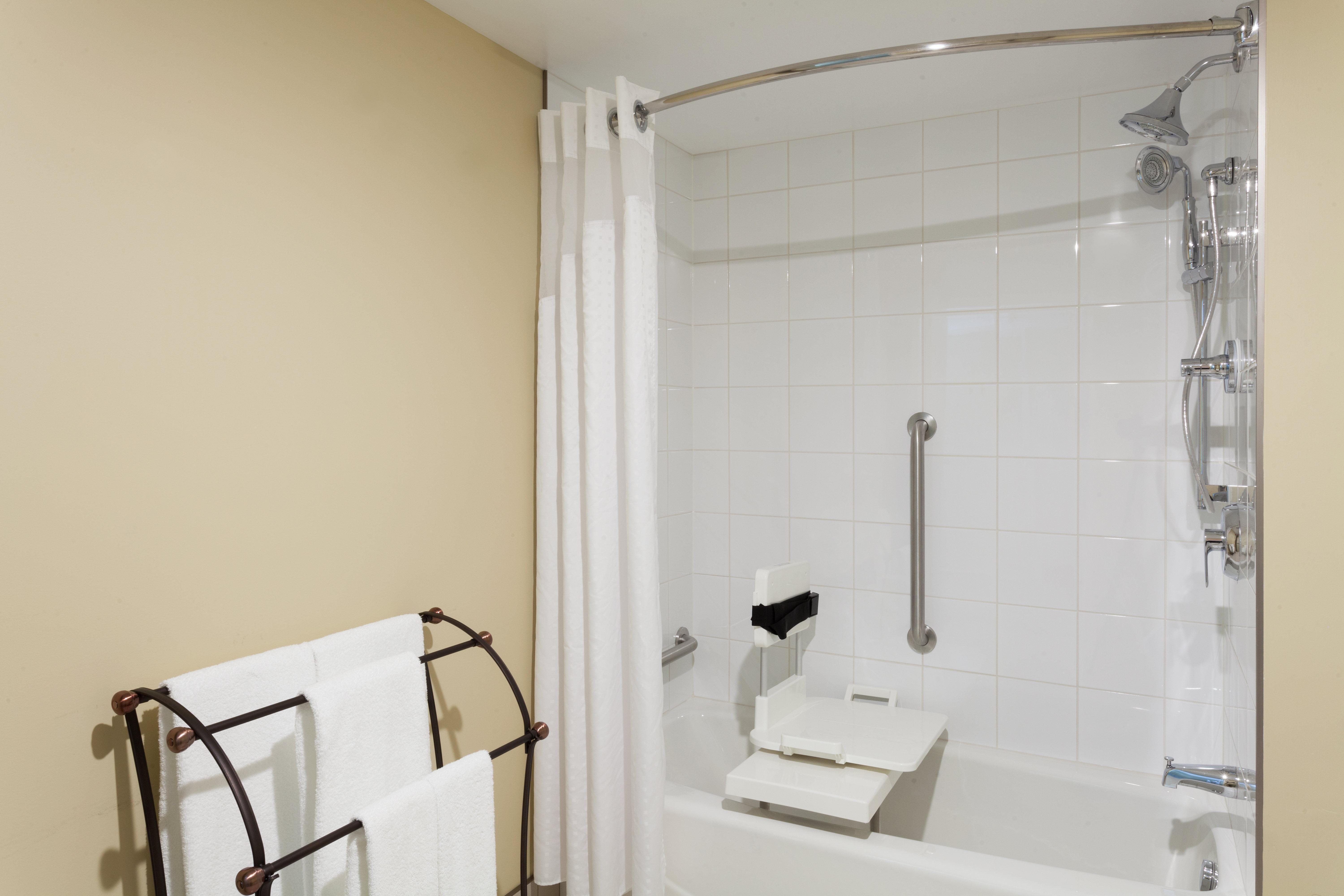 Holiday Inn Express Hotel & Suites Uptown Fredericton By Ihg Bagian luar foto