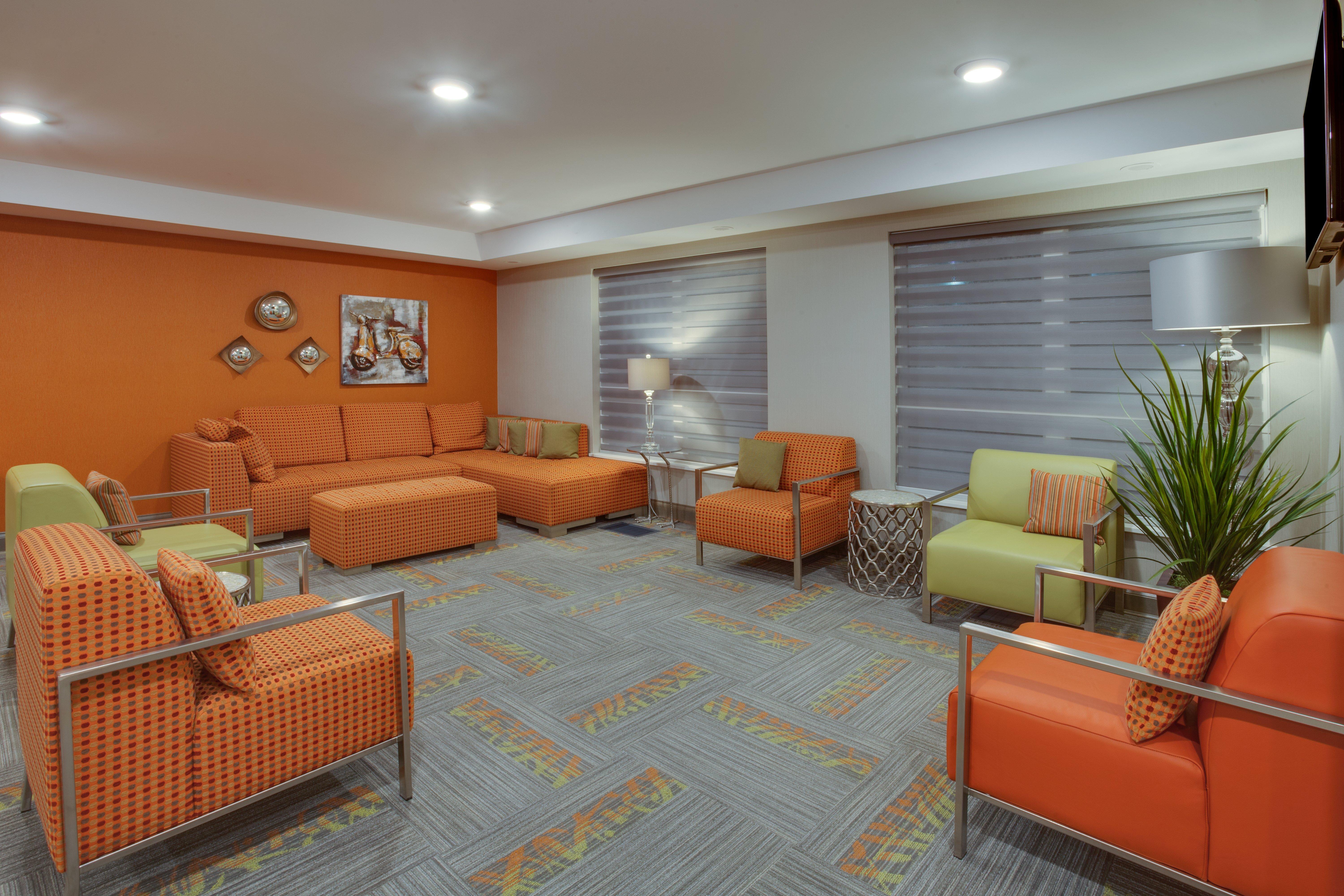 Holiday Inn Express Hotel & Suites Uptown Fredericton By Ihg Bagian luar foto