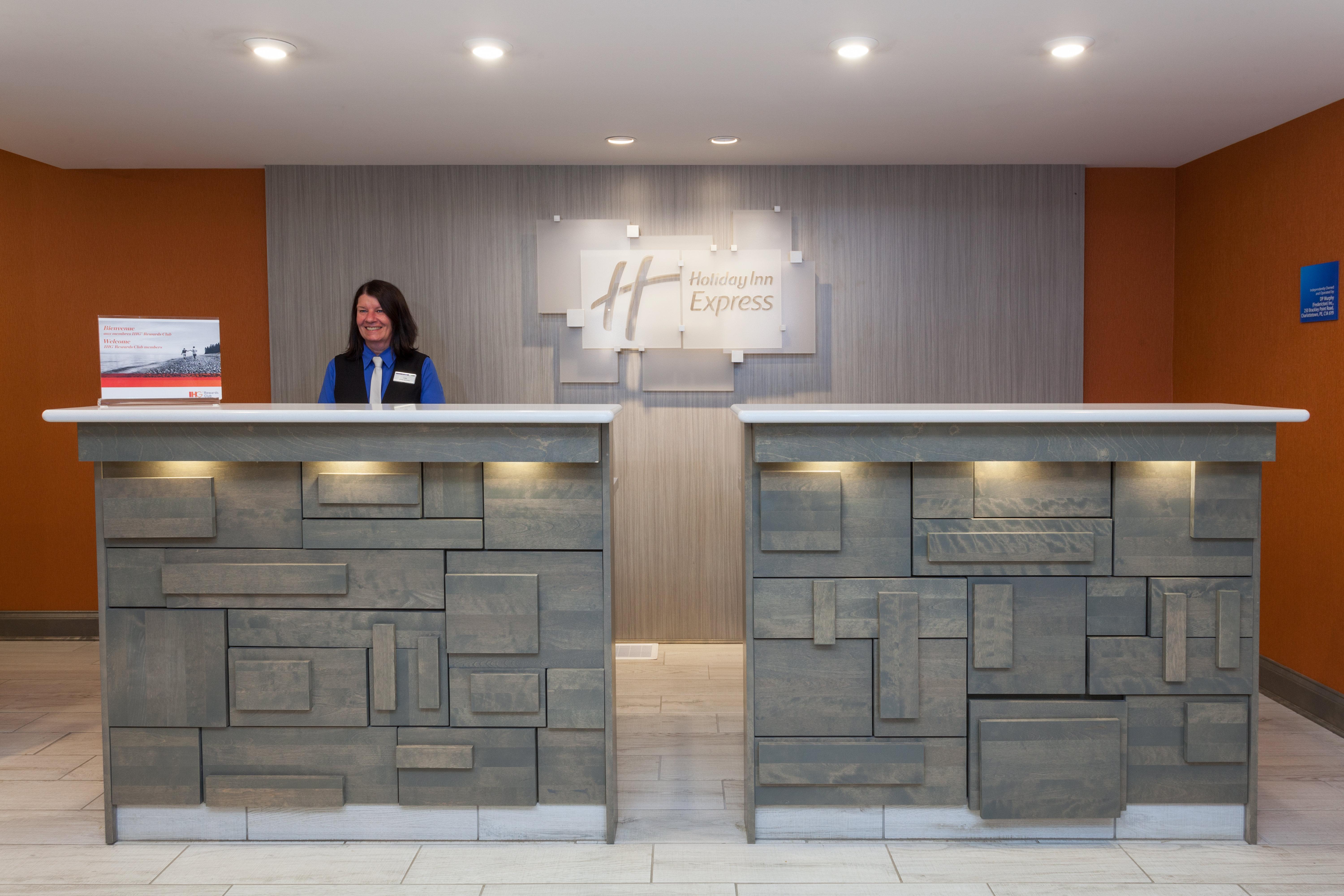 Holiday Inn Express Hotel & Suites Uptown Fredericton By Ihg Bagian luar foto