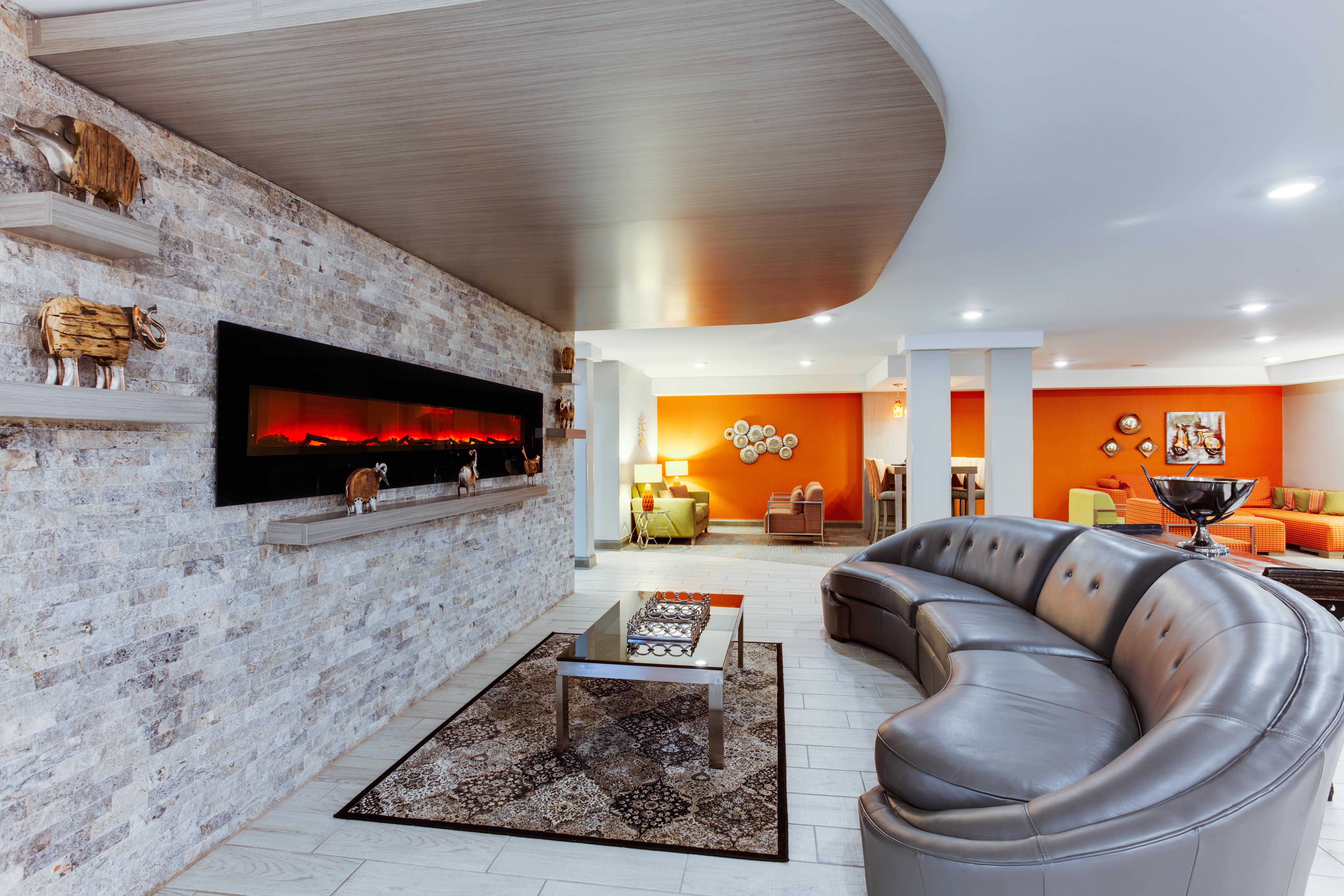 Holiday Inn Express Hotel & Suites Uptown Fredericton By Ihg Bagian luar foto