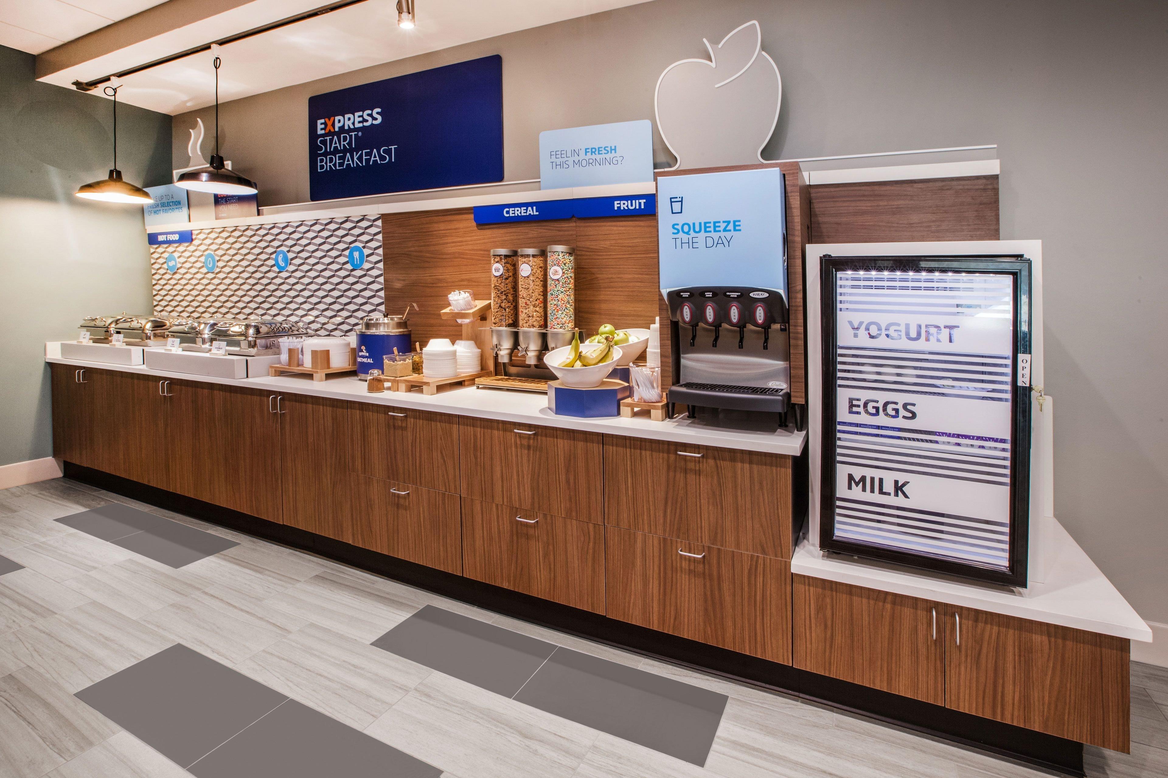 Holiday Inn Express Hotel & Suites Uptown Fredericton By Ihg Bagian luar foto