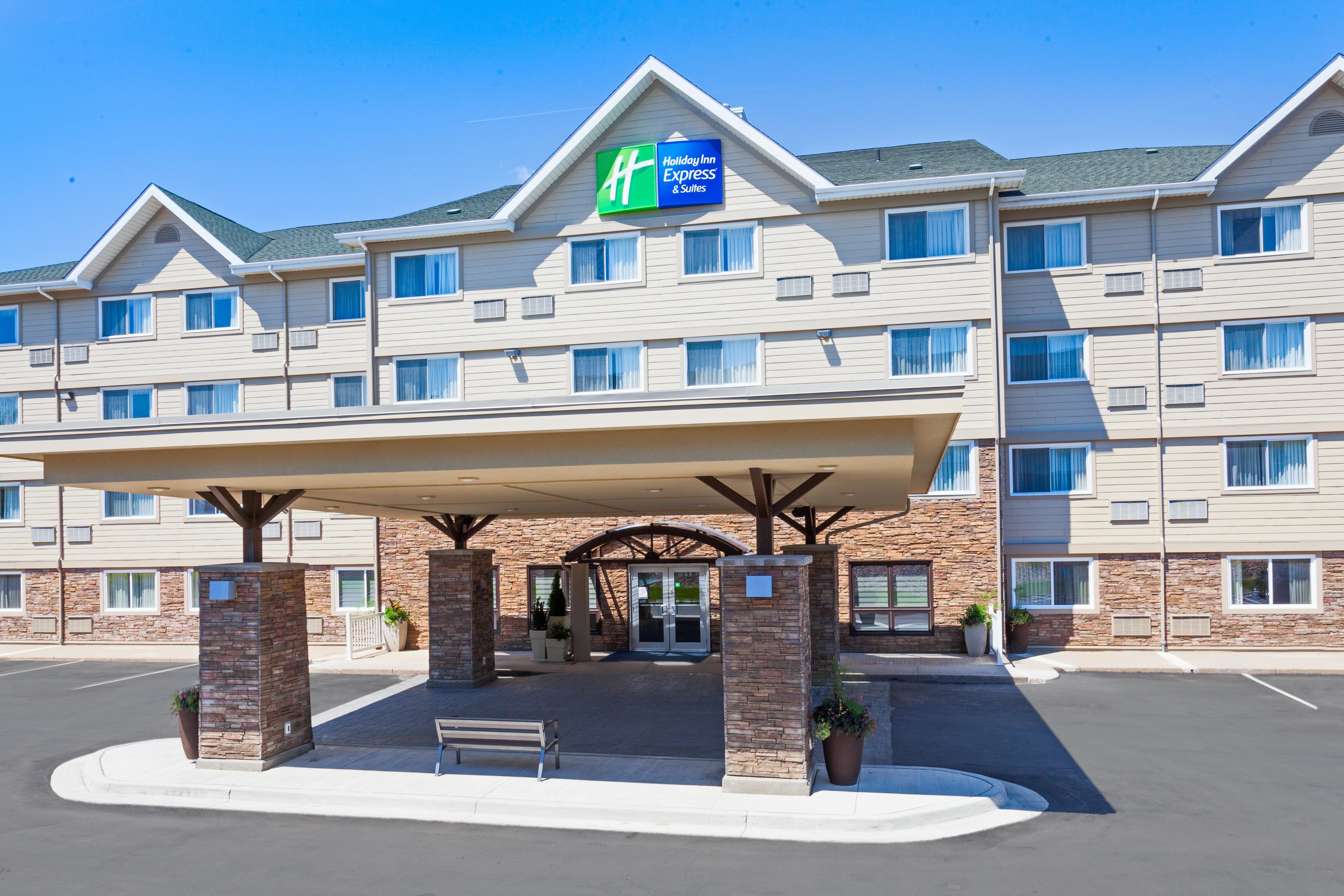 Holiday Inn Express Hotel & Suites Uptown Fredericton By Ihg Bagian luar foto