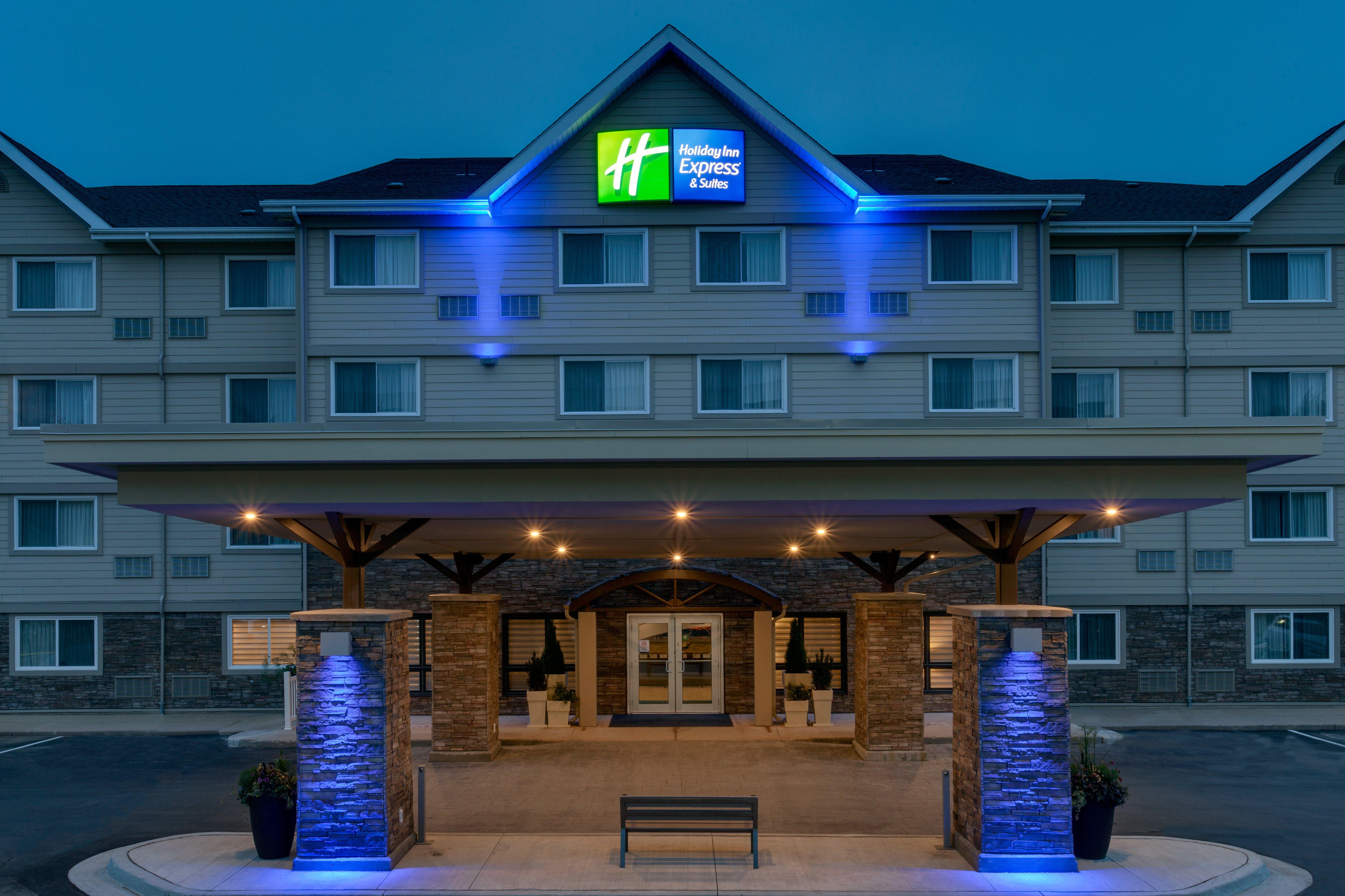 Holiday Inn Express Hotel & Suites Uptown Fredericton By Ihg Bagian luar foto