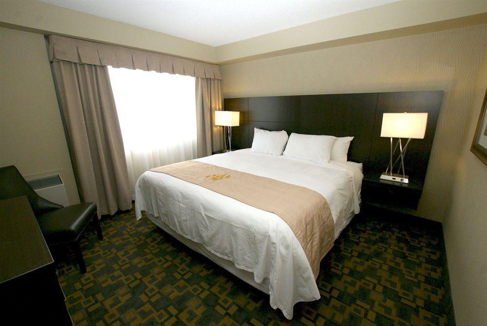 Holiday Inn Express Hotel & Suites Uptown Fredericton By Ihg Bagian luar foto